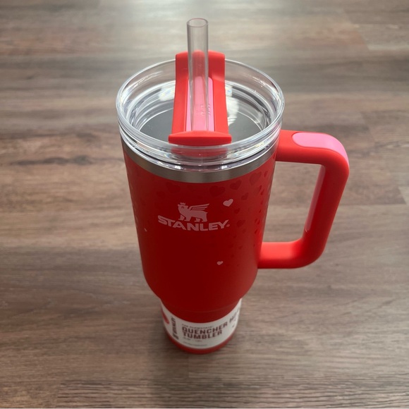 NWT Stanley Valentine’s Day Flowstate Quencher 40oz Tumbler – Ruby Roses - Picture 4 of 8